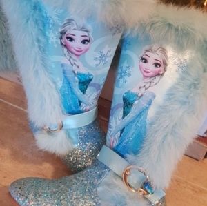 Girls furry frozen boots